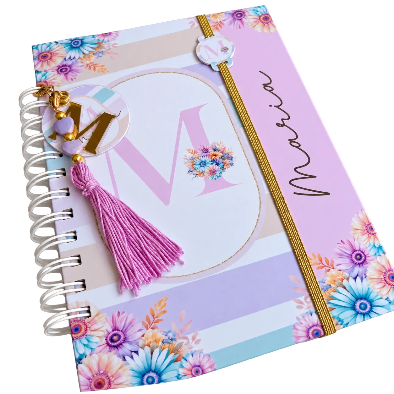 Agenda escolar. Para organizar o ano letivo, com capa personalizada.